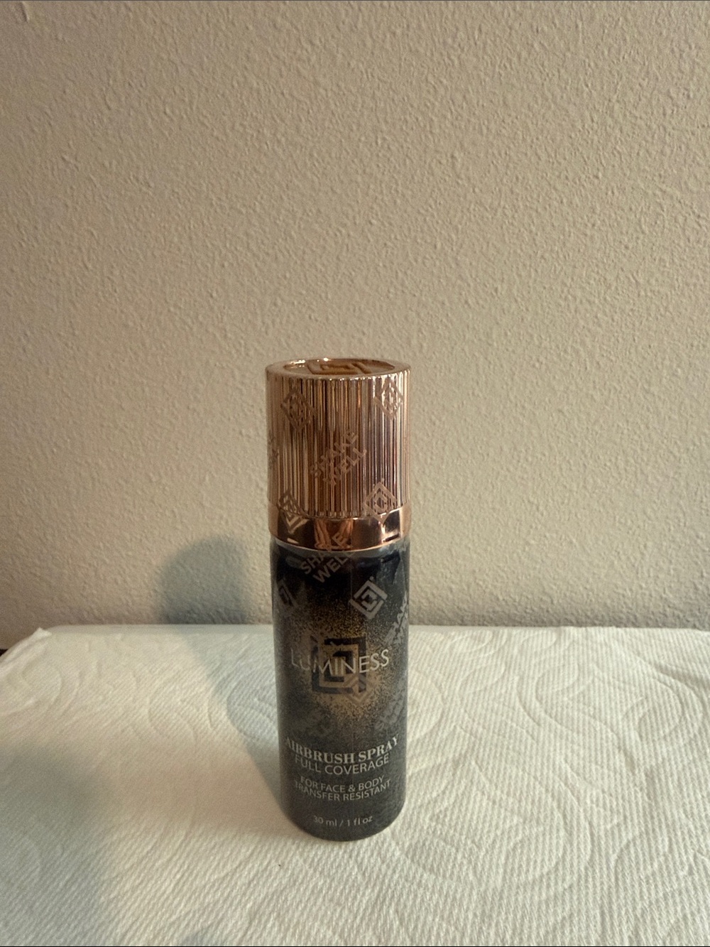 Luminess Airbrush Spray - Black with Rose Gold Cap 150 Deep Rich!